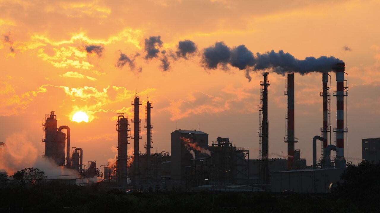 İngiltere Hükümeti Sosyal Konutlardaki Karbon Azaltımı